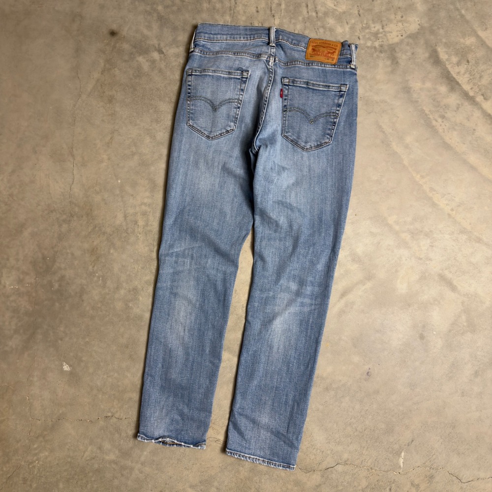Levi's 511 Slim Fit Jeans Mens 33x30 Light Wash Blue Casual Streetwear Denim - Picture 3 of 5